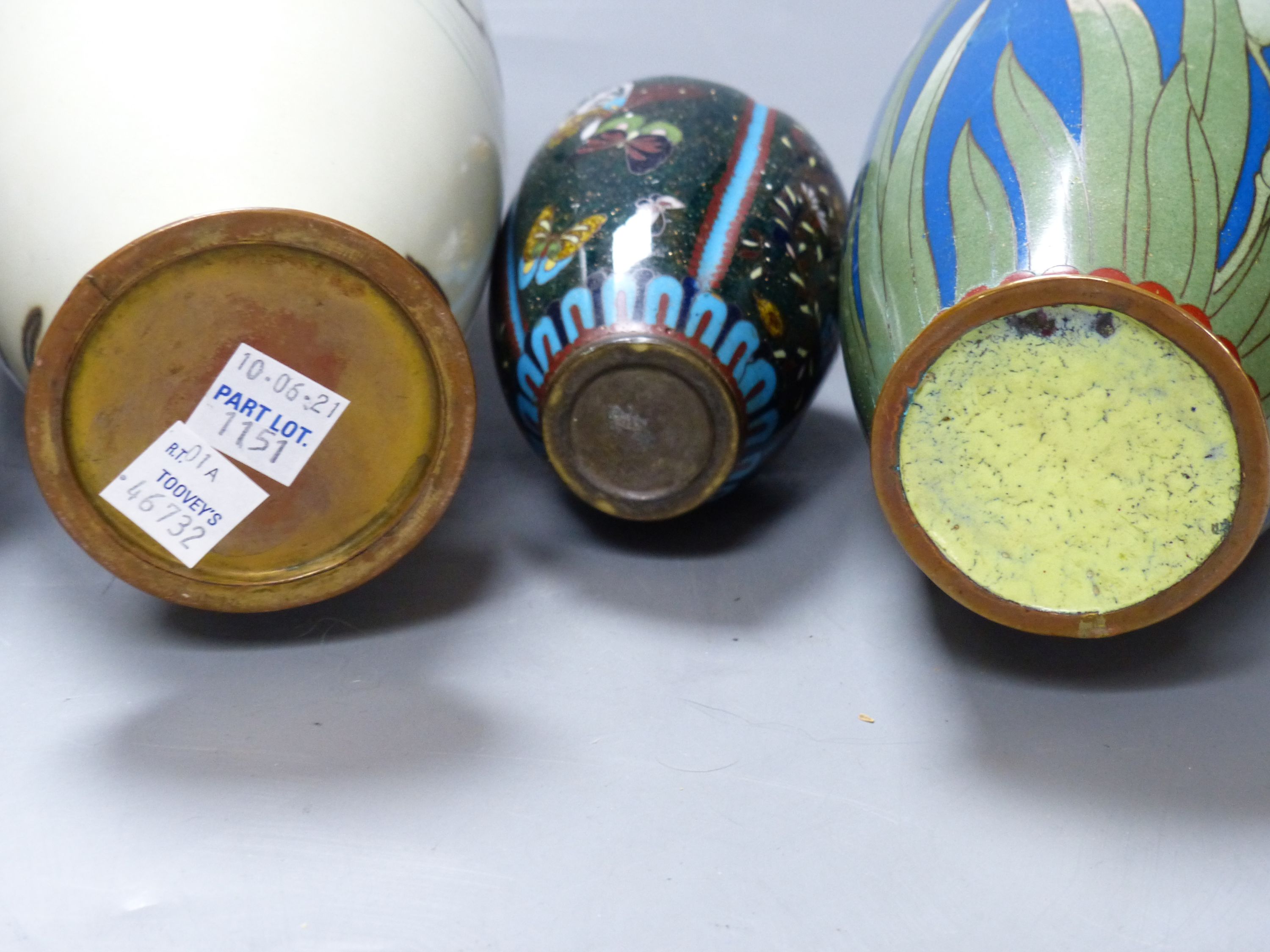 Five Japanese cloisonné vases and a dish, Meiji peiod, tallest 30cm